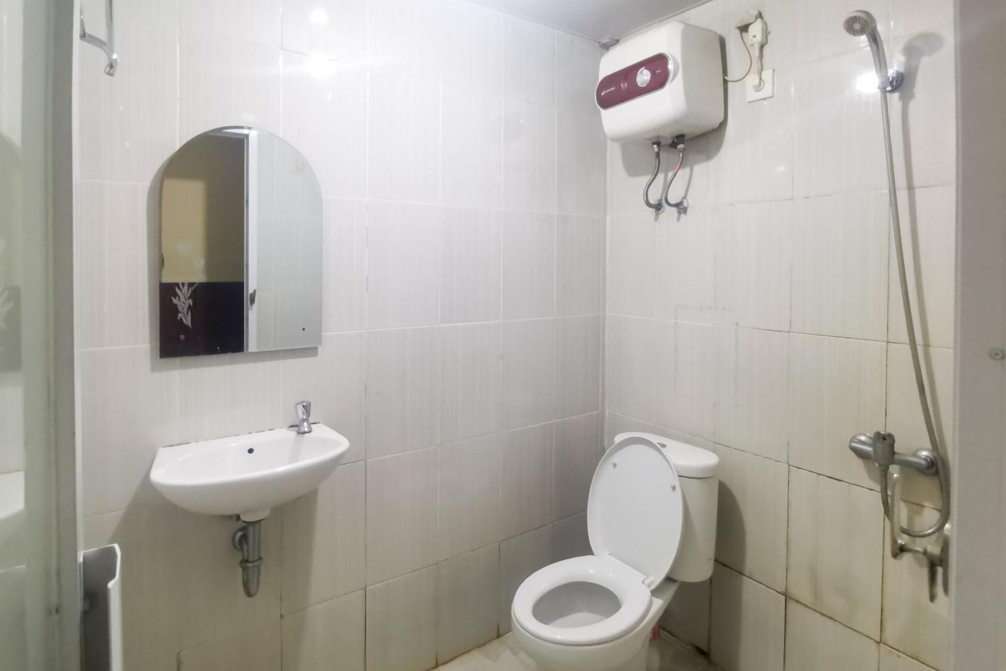 Hotel Container Inn Mitra Reddoorz Gadok المظهر الخارجي الصورة
