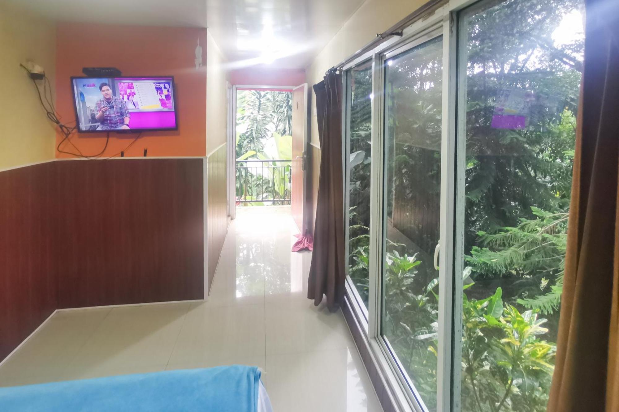 Hotel Container Inn Mitra Reddoorz Gadok المظهر الخارجي الصورة