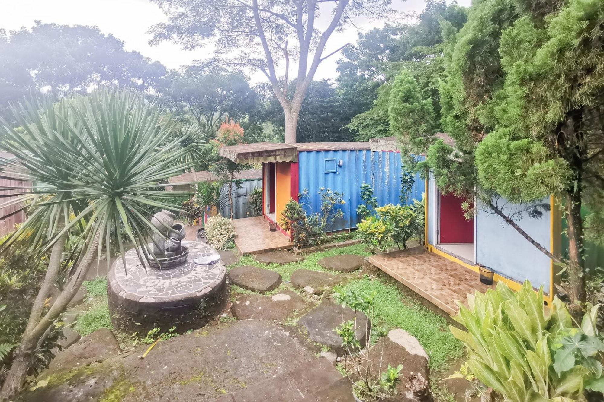 Hotel Container Inn Mitra Reddoorz Gadok المظهر الخارجي الصورة